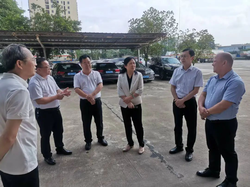 陳國(guó)鳳副主席帶隊(duì)到遂溪縣對(duì)重大招商項(xiàng)目開工建設(shè)和“百千萬工程”工作開展調(diào)研