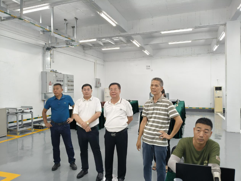 遂溪縣政協(xié)主席潘汝權(quán)率隊走訪委員企業(yè)