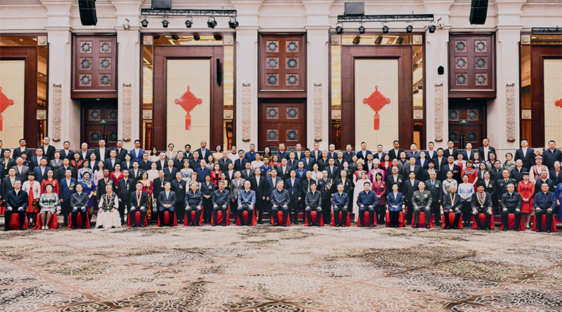 習(xí)近平：中華民族共同體的形成和發(fā)展是人心所向、大勢(shì)所趨、歷史必然